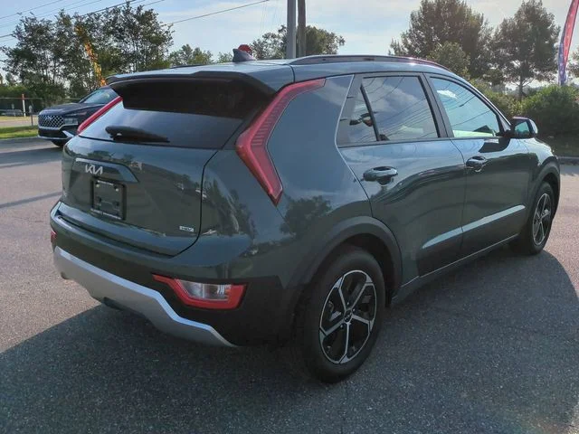 Used 2025 Green Kia EX image 5