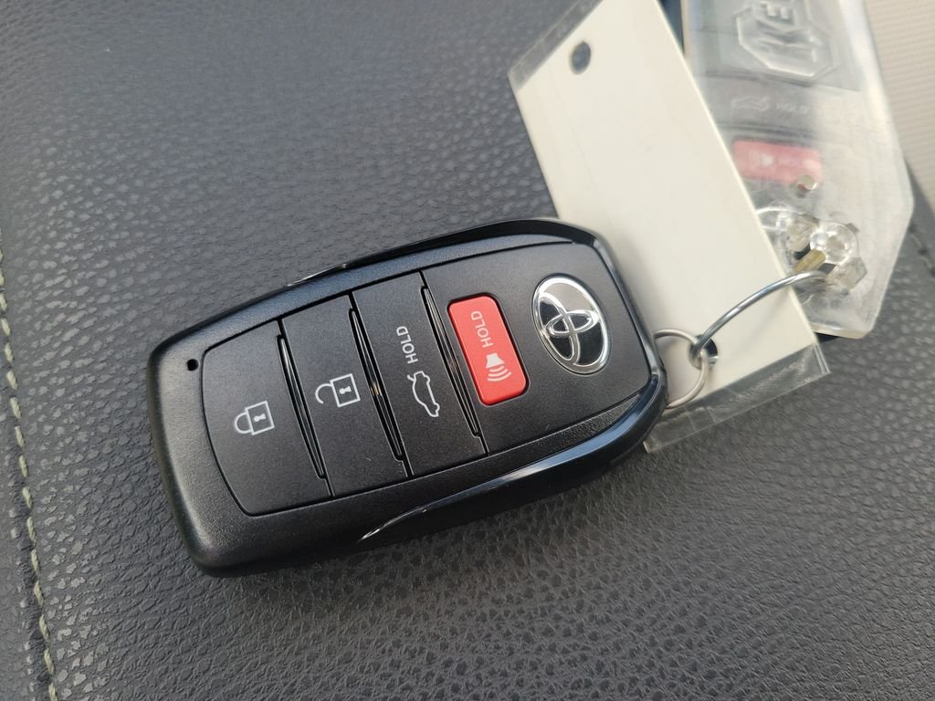 Certified Used 2025  Toyota XLE image 35