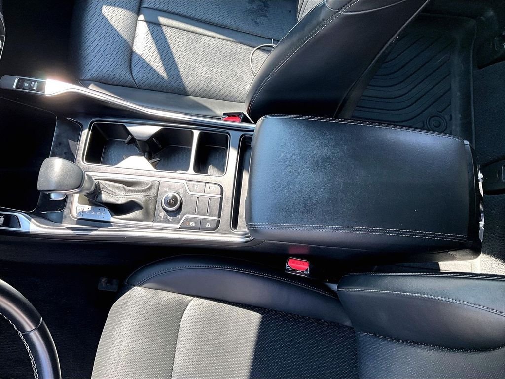 Used 2023 Silver Kia X-Line S image 15