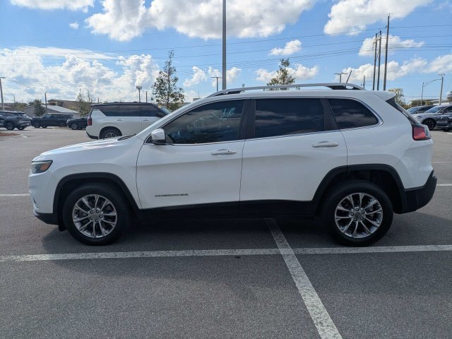 Used 2019 White Jeep Latitude Plus image 6