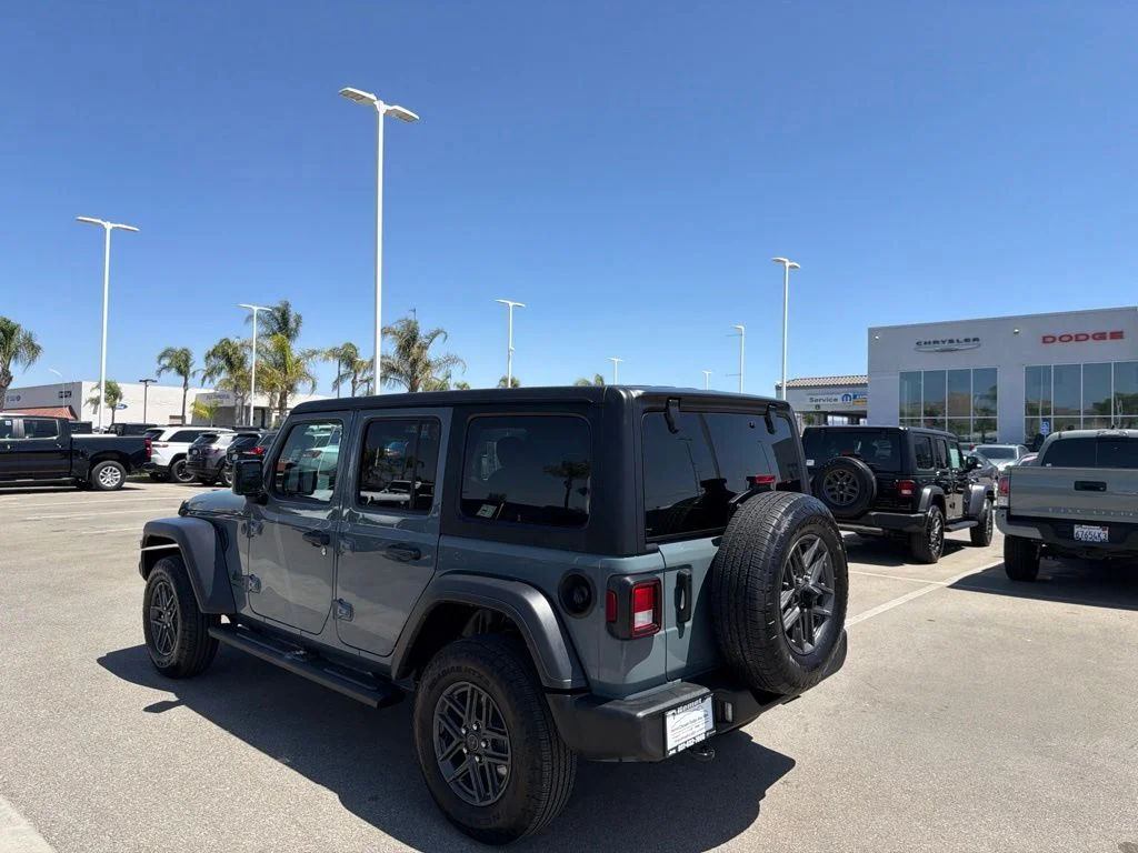 Used 2025 Gray Jeep Sport S image 5