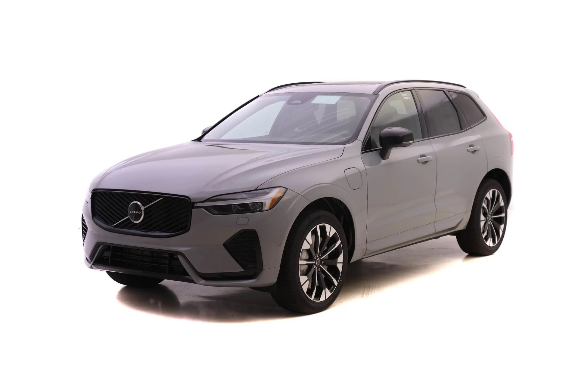 New 2026 Volvo XC60 Plug-In Hybrid T8 Plus 4D Sport Utility in