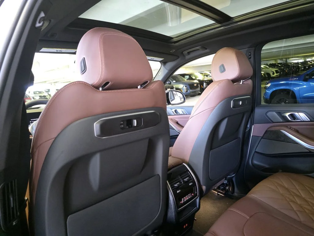 New 2026 Mineral White Metallic BMW xDrive50e image 12
