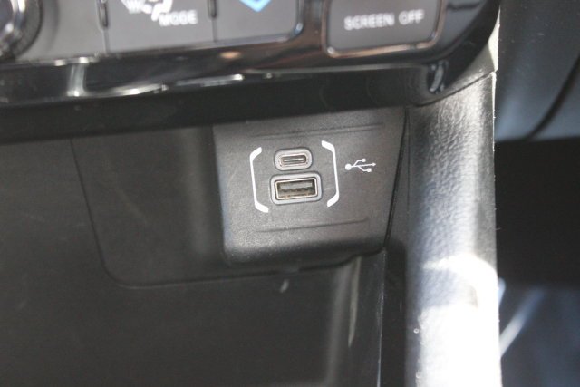 Used 2025 Silver Jeep Limited image 10
