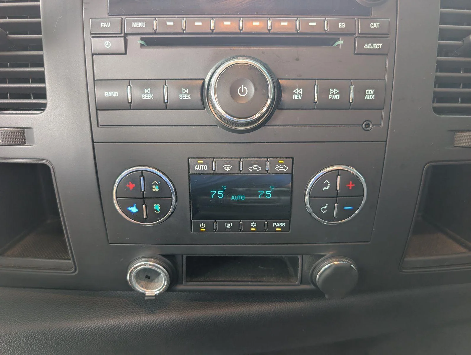 Used 2007 Summit White GMC SLE2 image 19