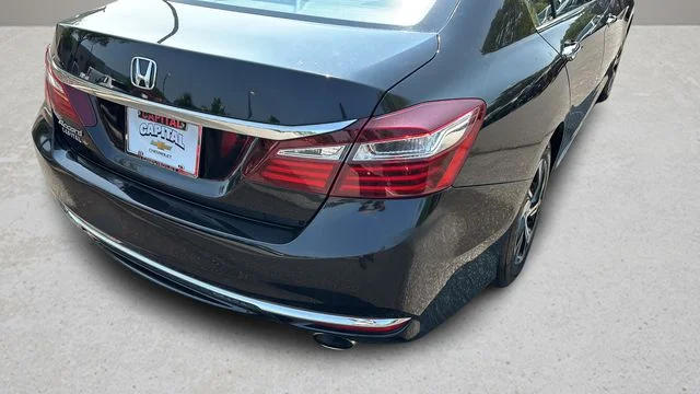 Used 2016  Honda LX image 36