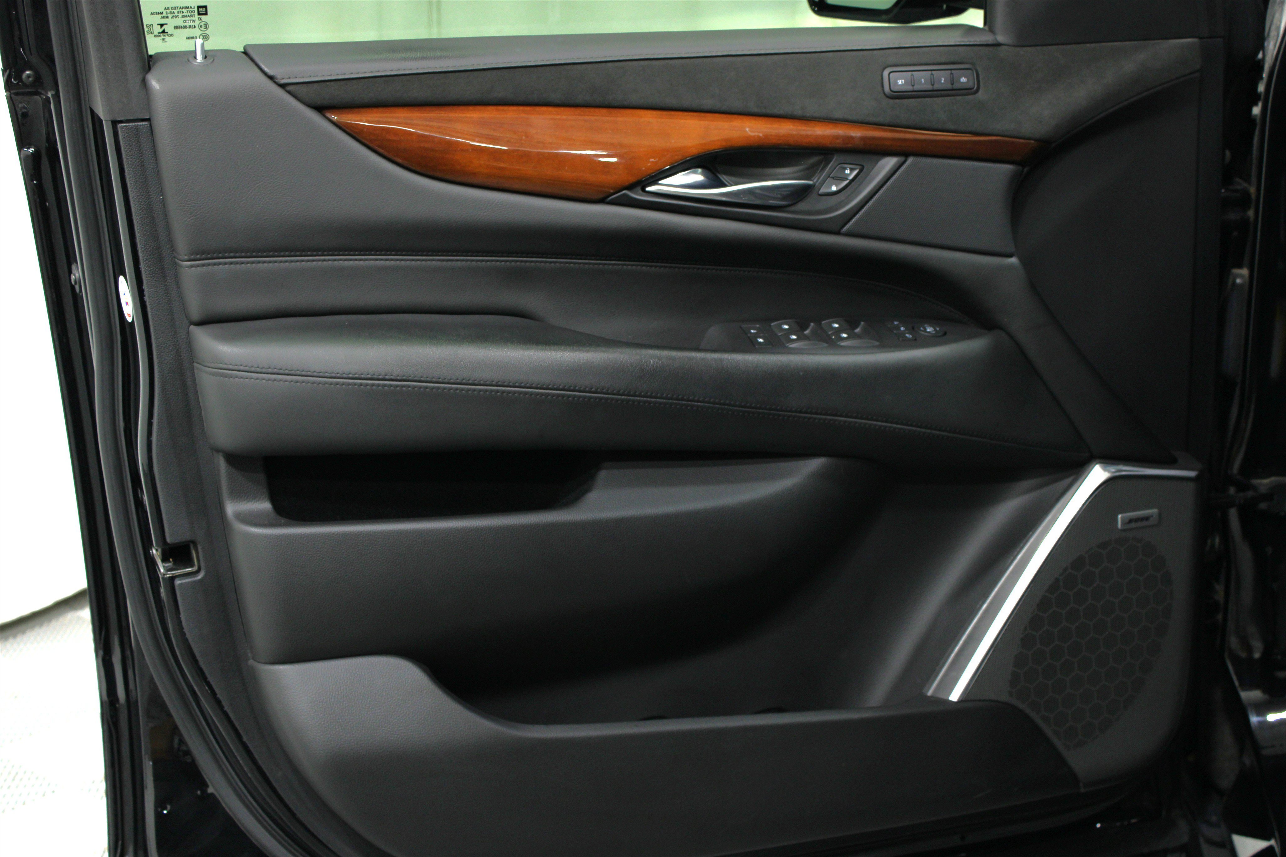 Used 2019 Black Raven Cadillac Luxury image 5