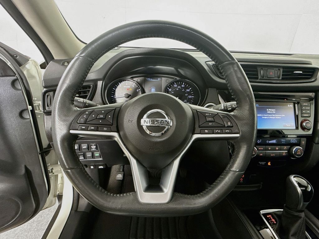 Used 2017 Pearl White Nissan SL image 11