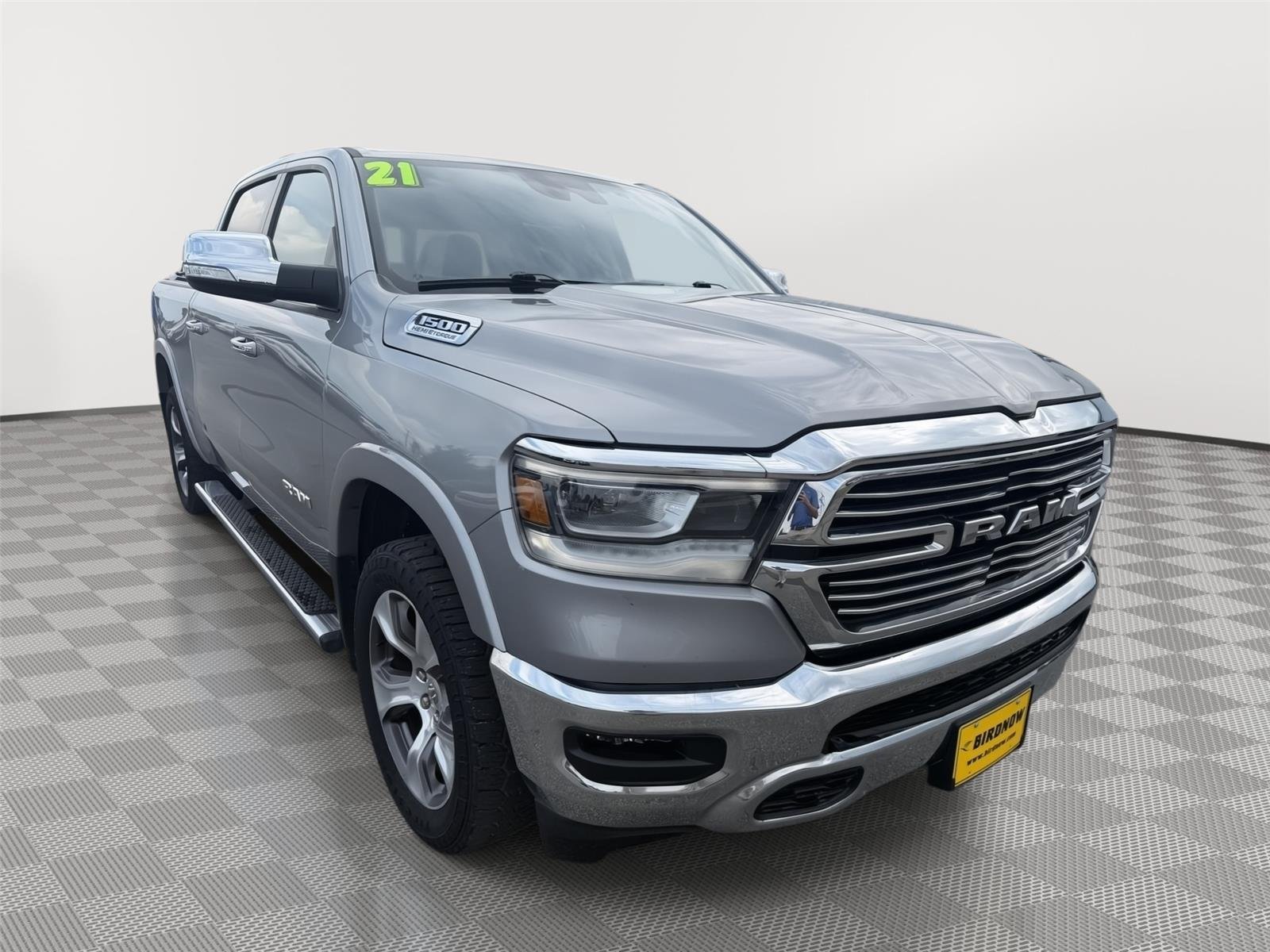 Used 2021 Billet Silver Metallic Clearcoat Ram Laramie image 8