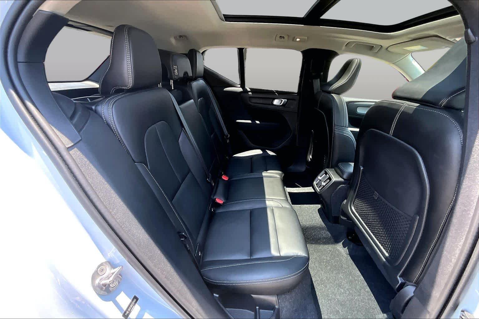 Used 2024 Cloud Blue Volvo Plus Bright Theme image 19