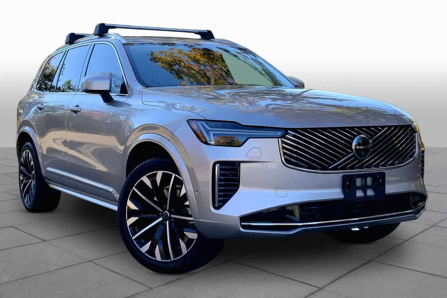 Used 2026 Bright Dusk Metallic Volvo Ultra image 2