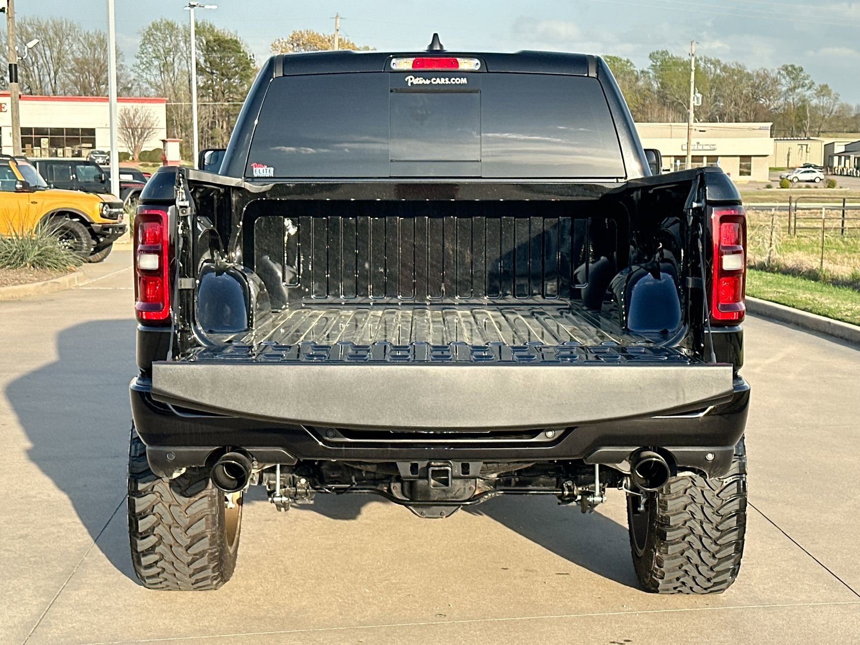 New 2026 Diamond Black Crystal Pearlcoat Ram Laramie image 24