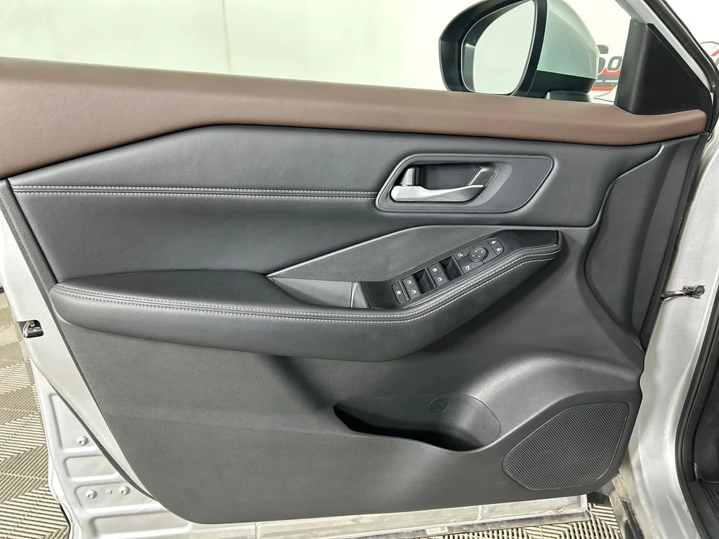 Used 2023 Silver Nissan SV image 11