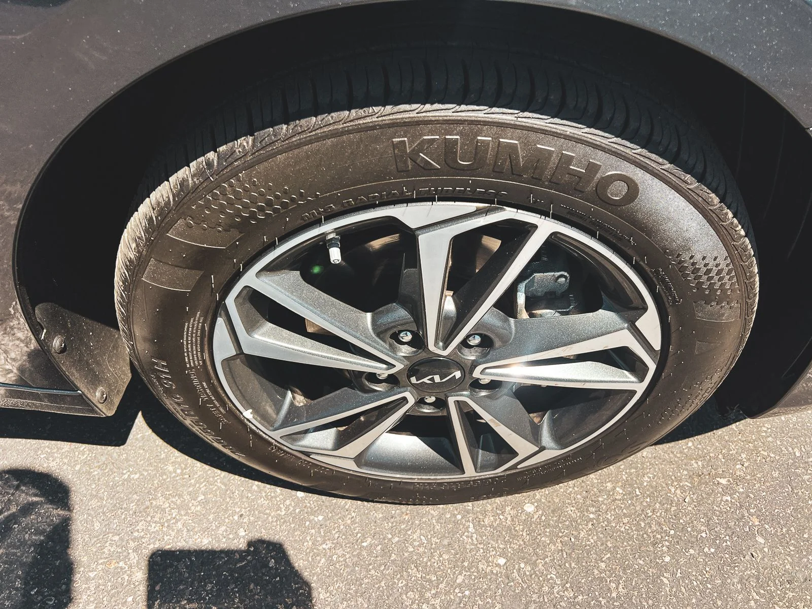 2024 Kia Forte LXS - Photo 9