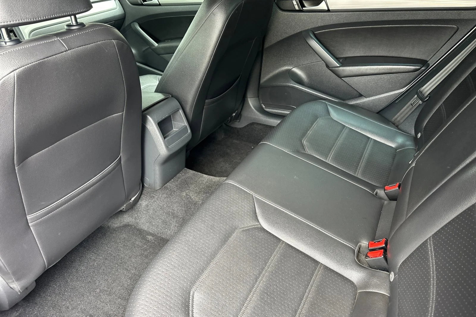 Used 2015 Silver Volkswagen  image 12