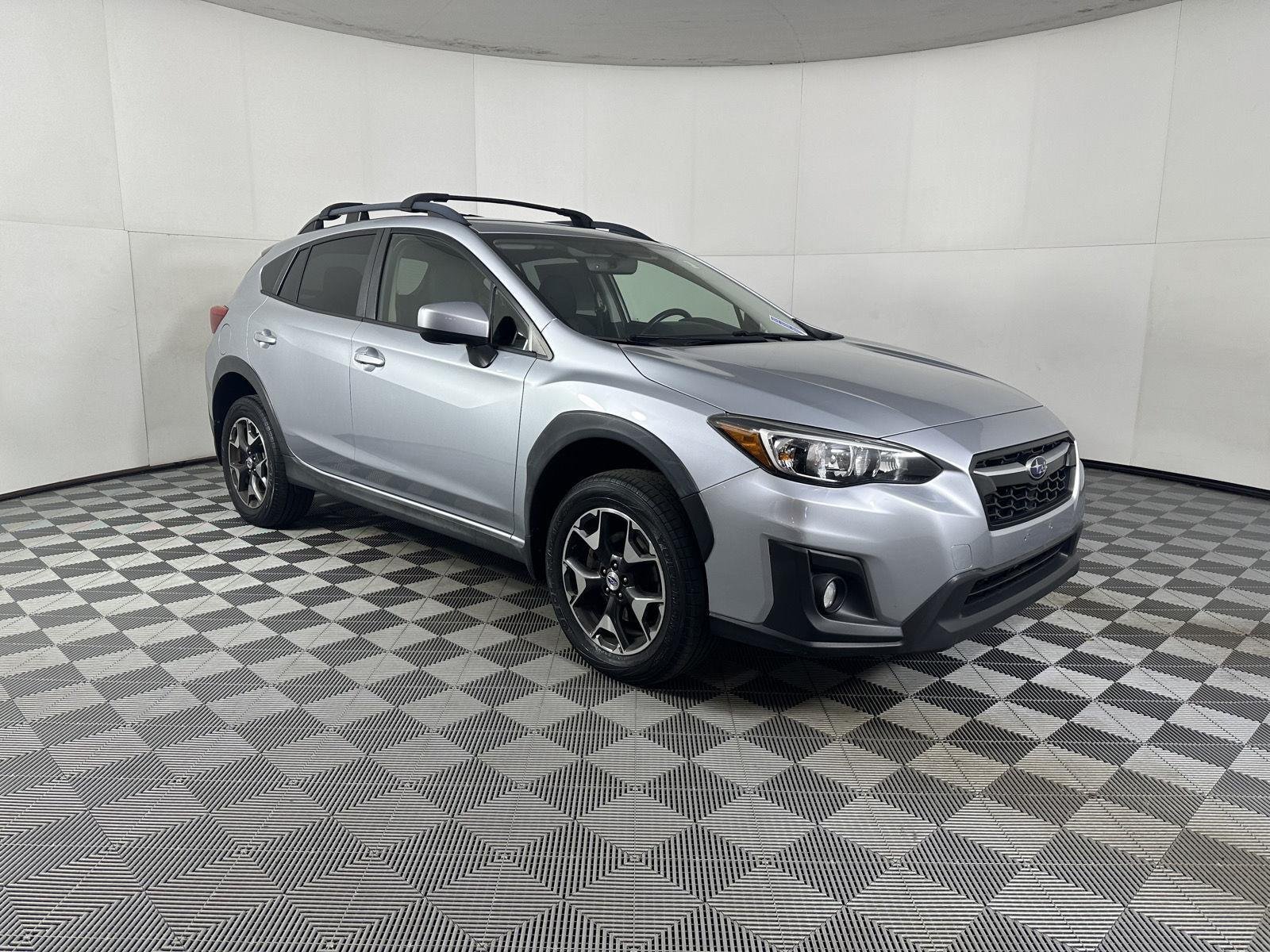 Used 2018 Ice Silver Metallic Subaru Premium image 13