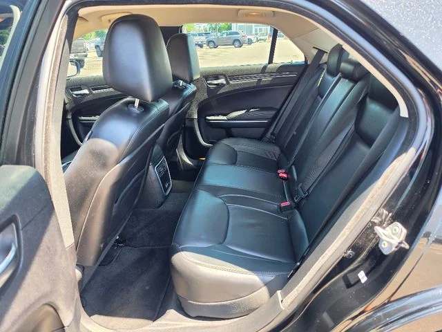 2015 Chrysler 300 Limited - Photo 22