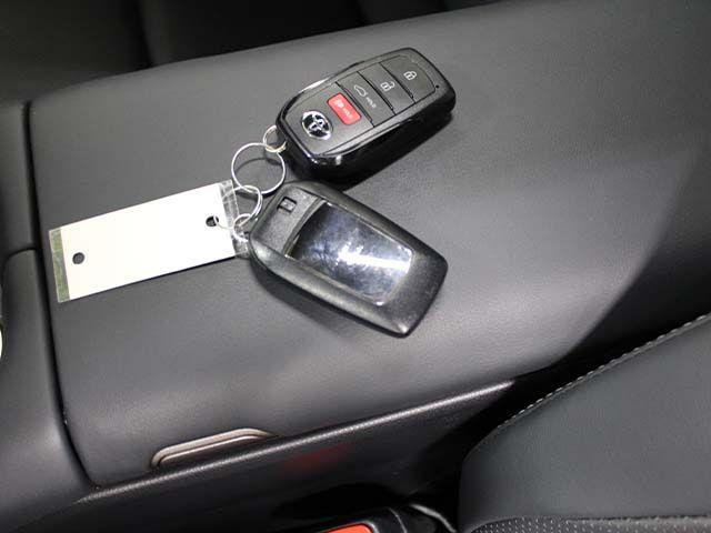 Certified Used 2024 MAGNETIC GRAY MET. Toyota  image 19