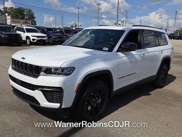 New 2026 Bright White Clear-Coat Exterior Paint Jeep Altitude image 3