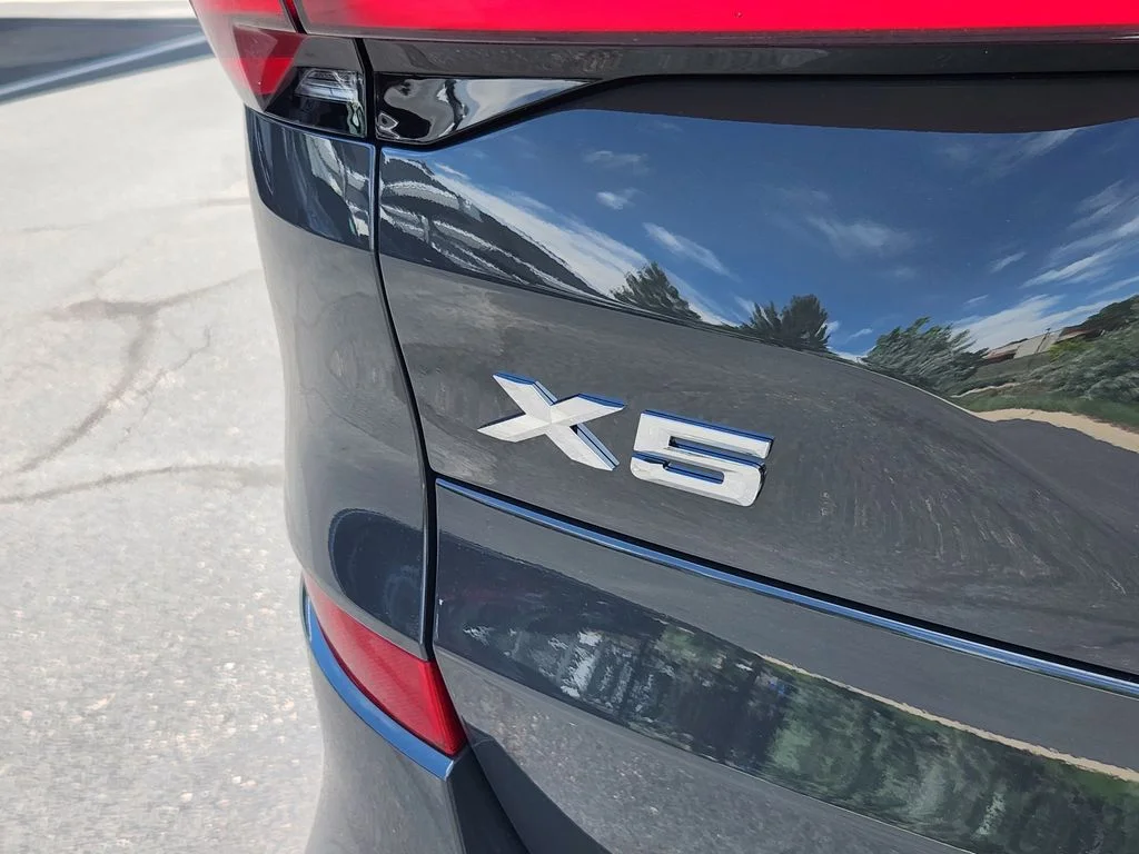 New 2026 Dravit Grey Metallic BMW xDrive40i image 20