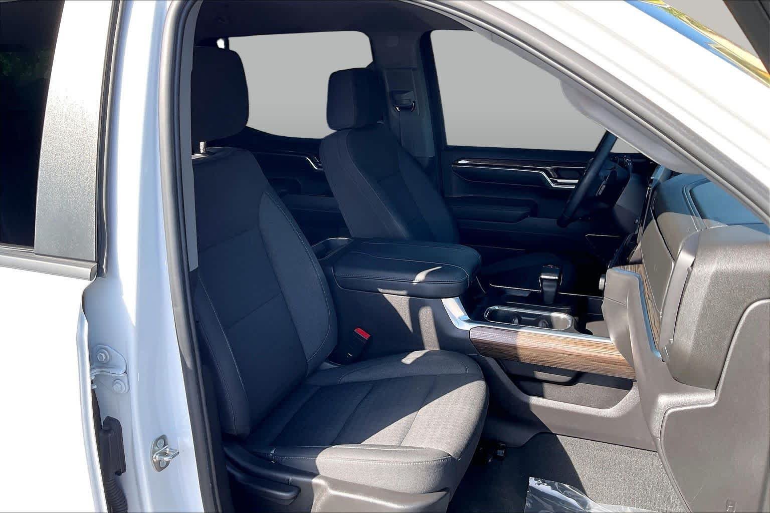 Used 2024 Summit White Chevrolet LT Trail Boss image 8