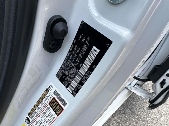 Used 2026 Ice Cap Toyota XLE image 30