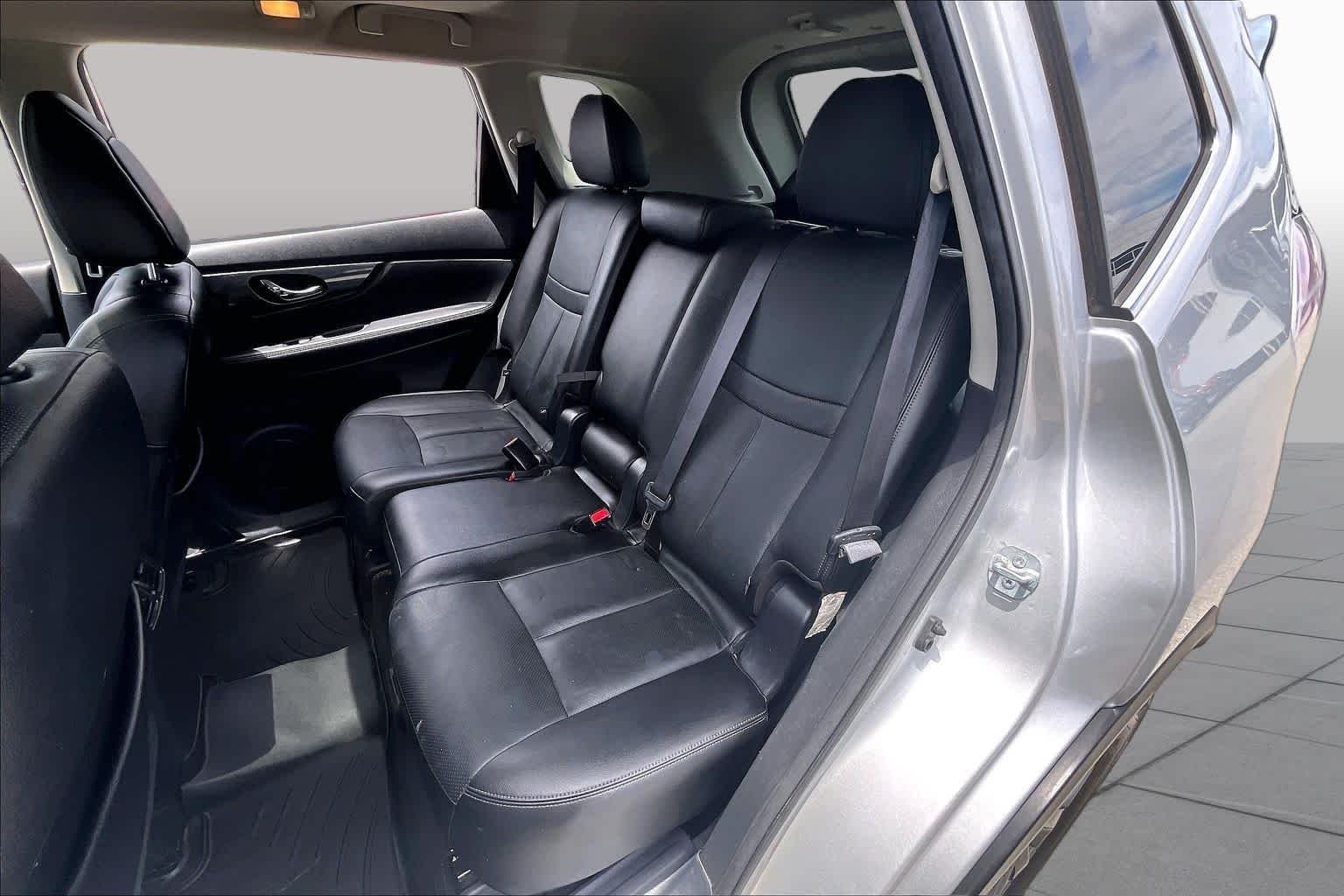 Used 2016 BRILLIANT SILVE Nissan SL image 20