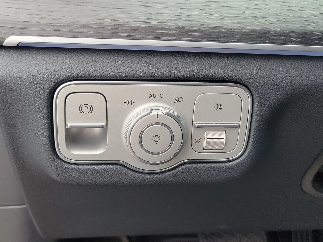 Certified Used 2026 Black Mercedes-Benz GLE 350 image 25