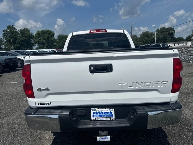 Used 2016  Toyota SR5 image 5