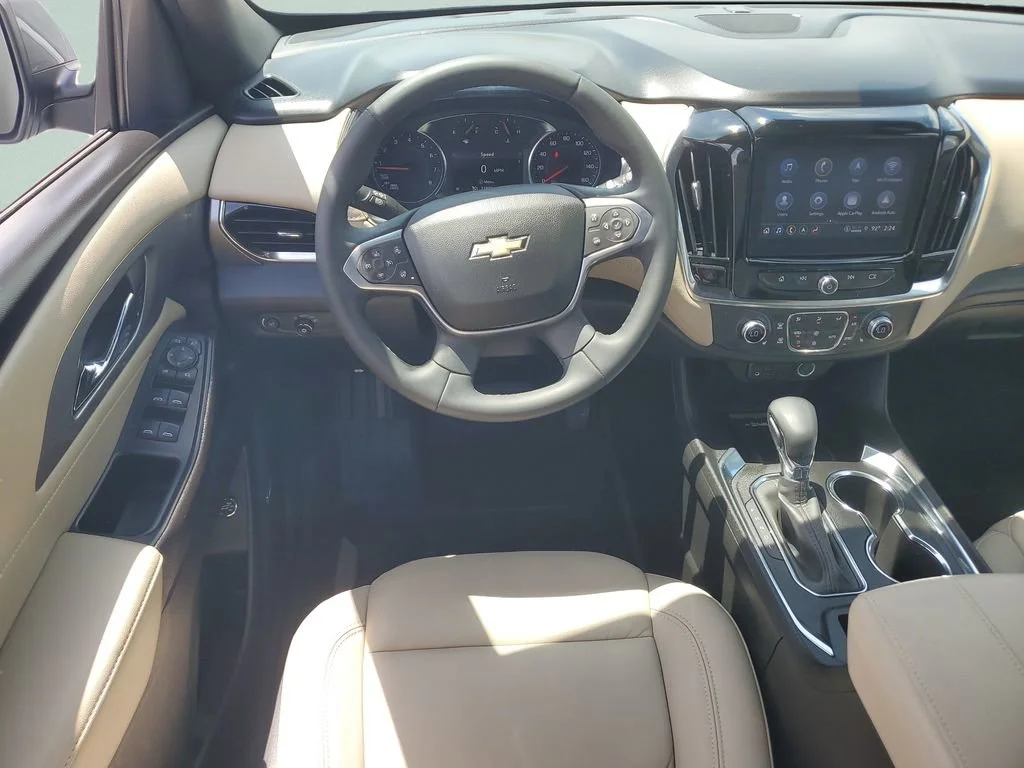 Used 2023 Silver Sage Metallic Chevrolet LT Leather image 17