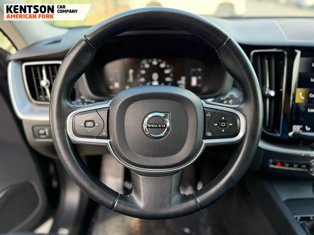 Used 2019 Gray Volvo T6 Momentum image 14