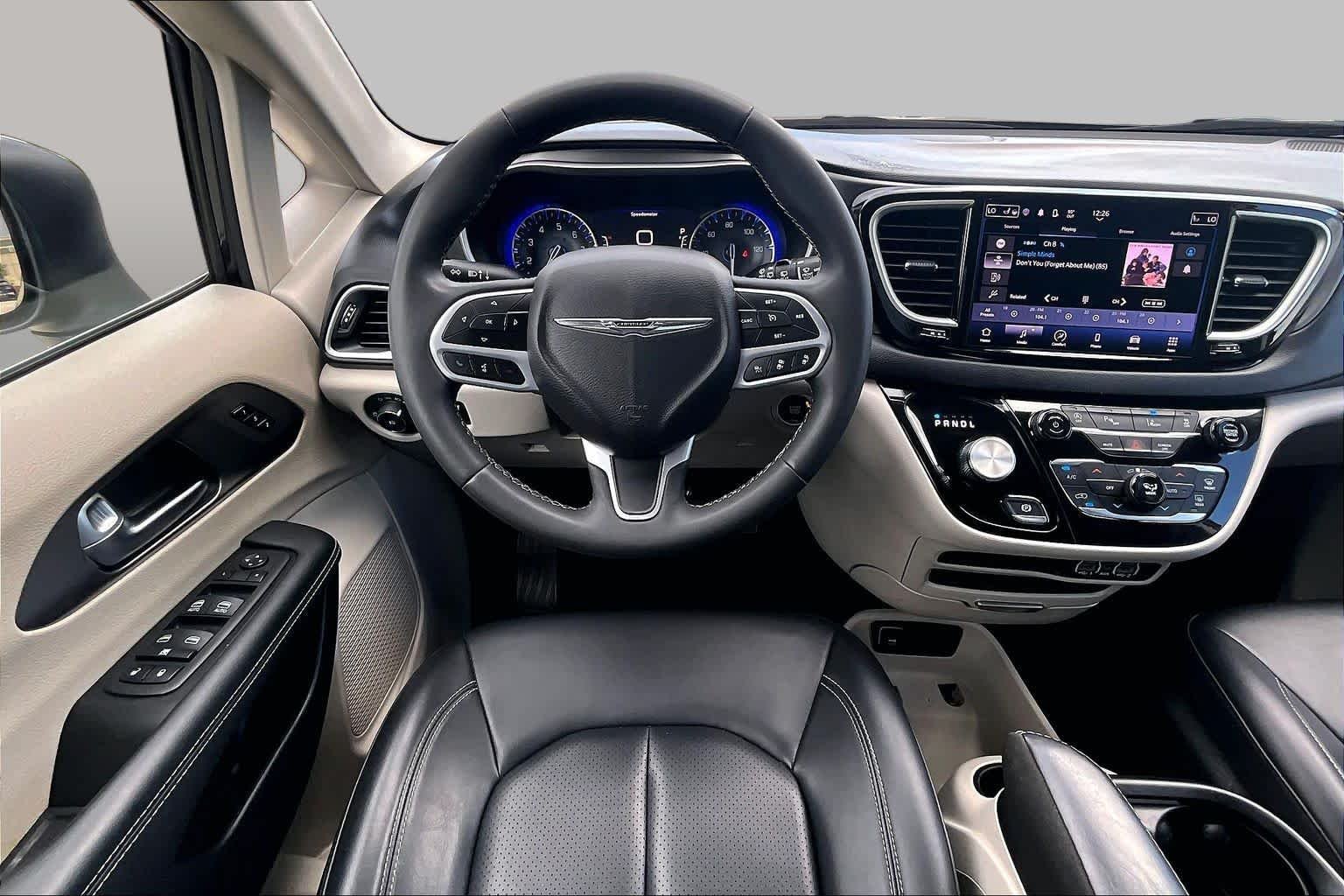 Used 2023 Brilliant Black Crystal Pearlcoat Chrysler Touring L image 6