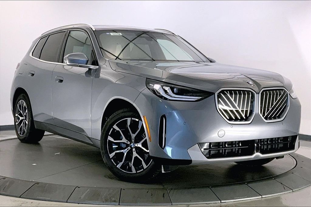Used 2025 Skyscraper Grey Metallic BMW  image 1