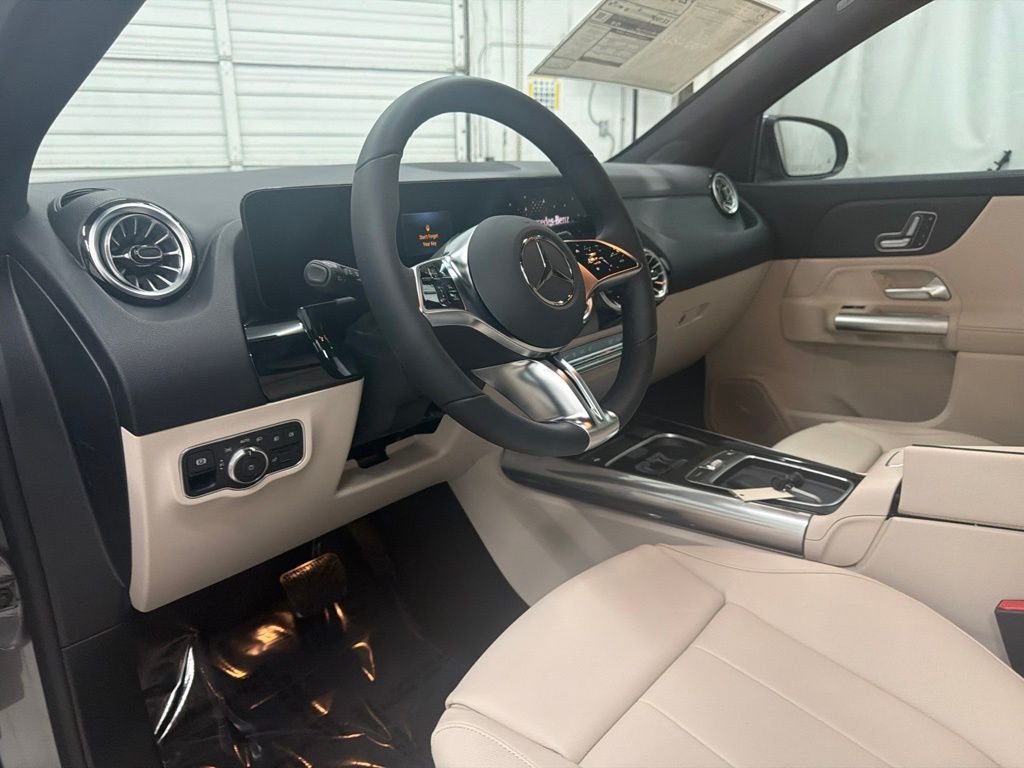 New 2026 Mountain Grey Metallic Mercedes-Benz GLA 250 image 12