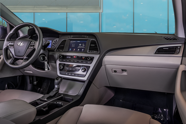 Used 2017 Blue Hyundai SE image 12