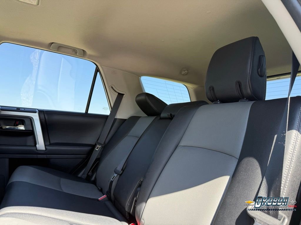 Used 2020 White Toyota SR5 Premium image 15