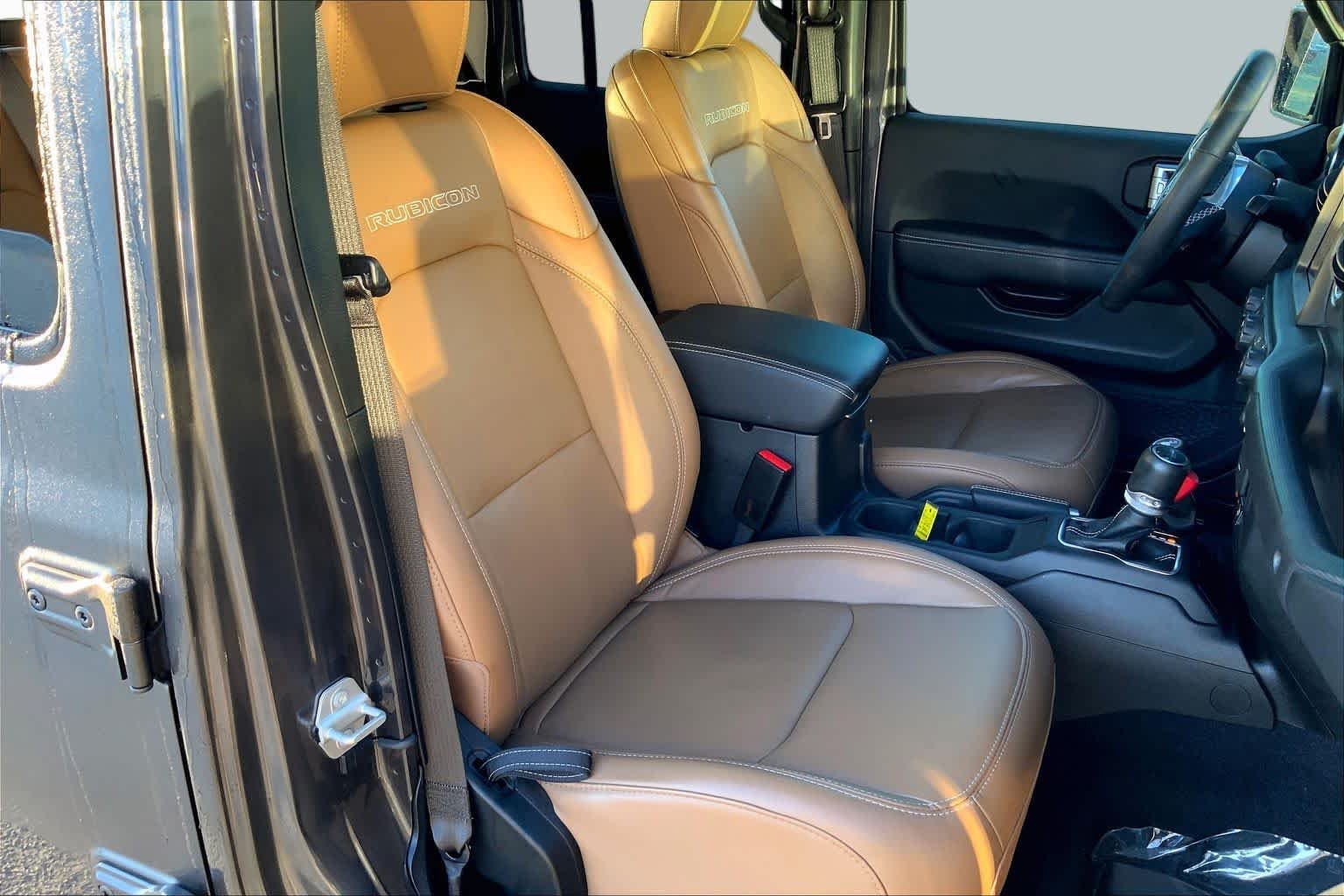 Used 2023 Granite Crystal Metallic Clearcoat Jeep Rubicon image 8