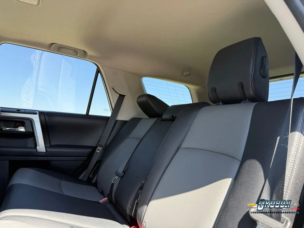 Used 2020 White Toyota SR5 Premium image 15