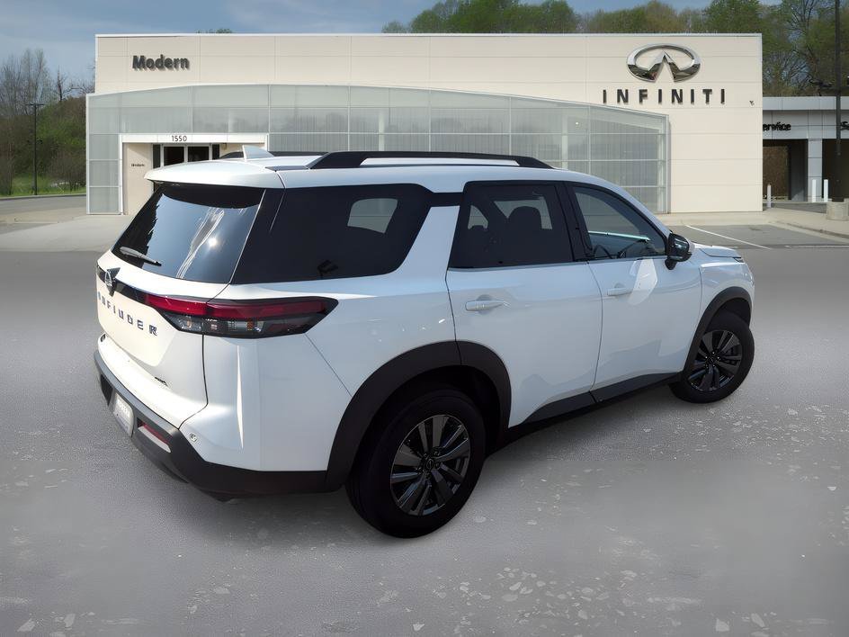Used 2025 Glacier White Nissan SV image 4