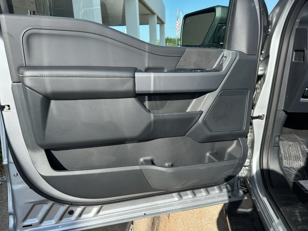 New 2026 Iconic Silver Metallic Ford XLT image 15