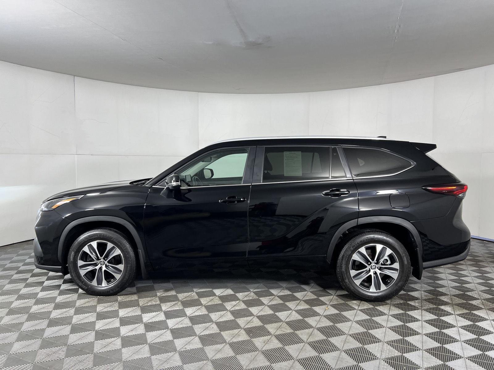Used 2024 Midnight Black Metallic Toyota XLE image 5