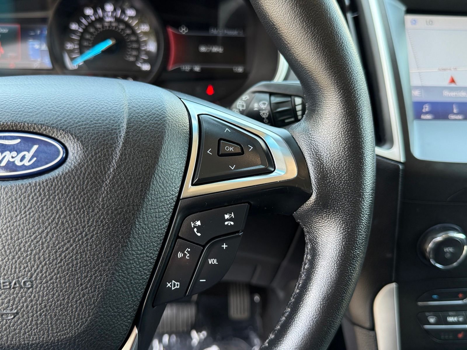 Used 2020 Red Ford SEL image 27