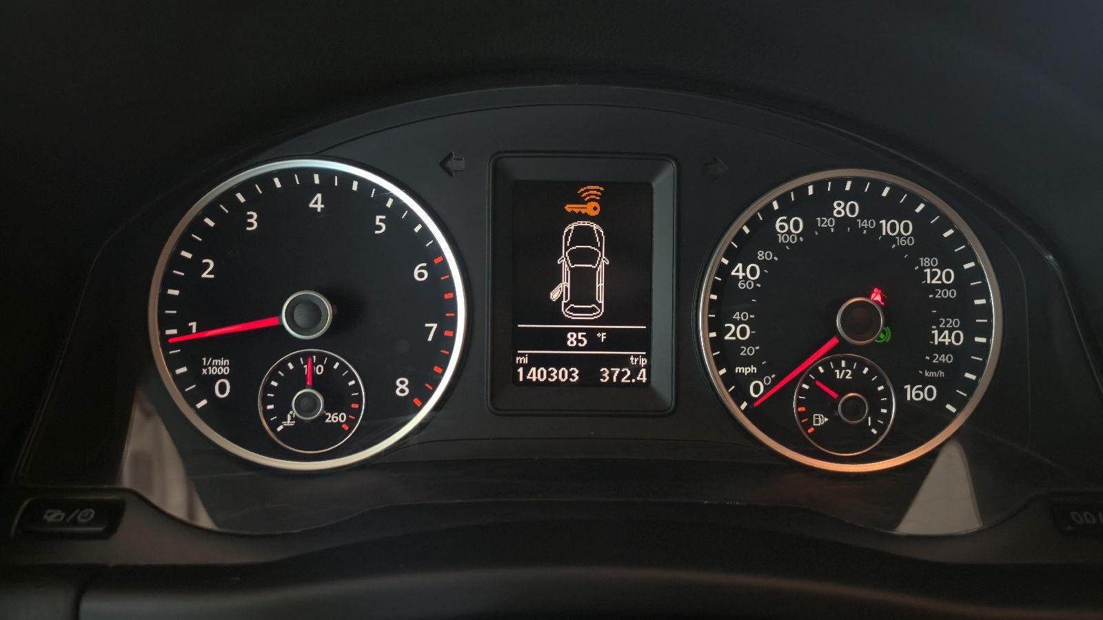 Used 2017  VOLKSWAGEN  image 15