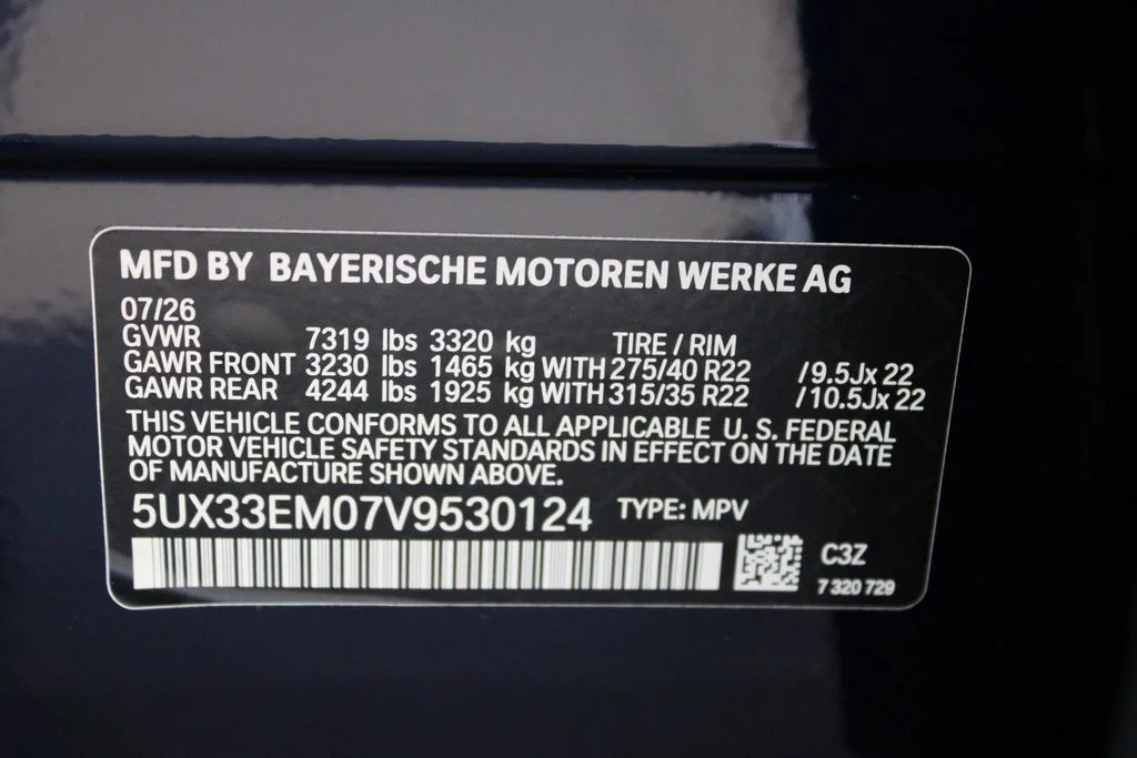 New 2027 Tanzanite Blue II Metallic BMW M60i image 30
