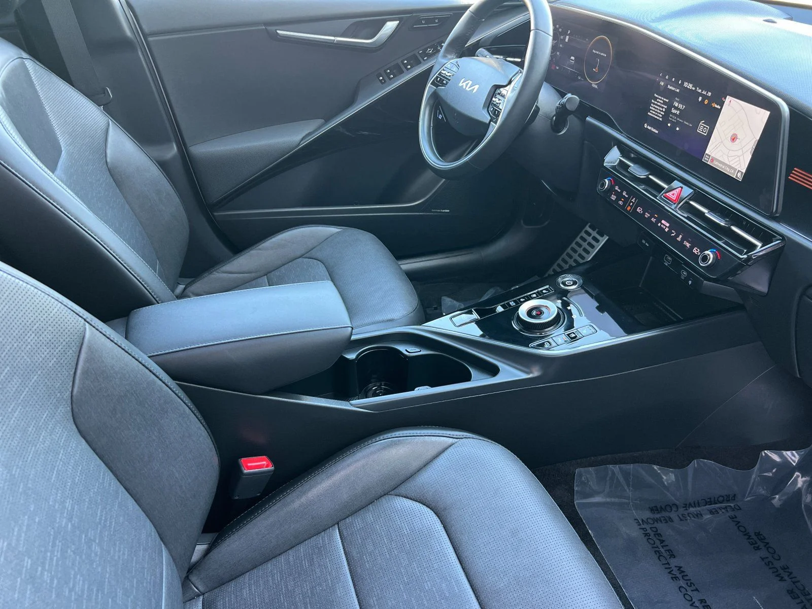 Certified Used 2023 White Kia Wave image 15