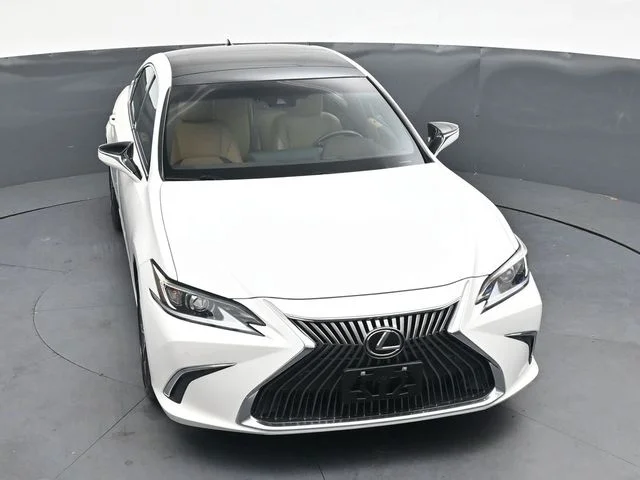Used 2021 White Lexus 350 image 30