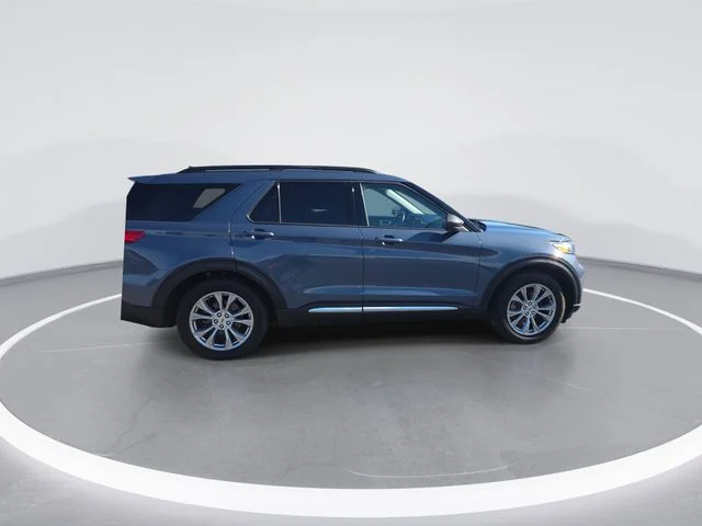 Used 2021 Blue Ford XLT image 9