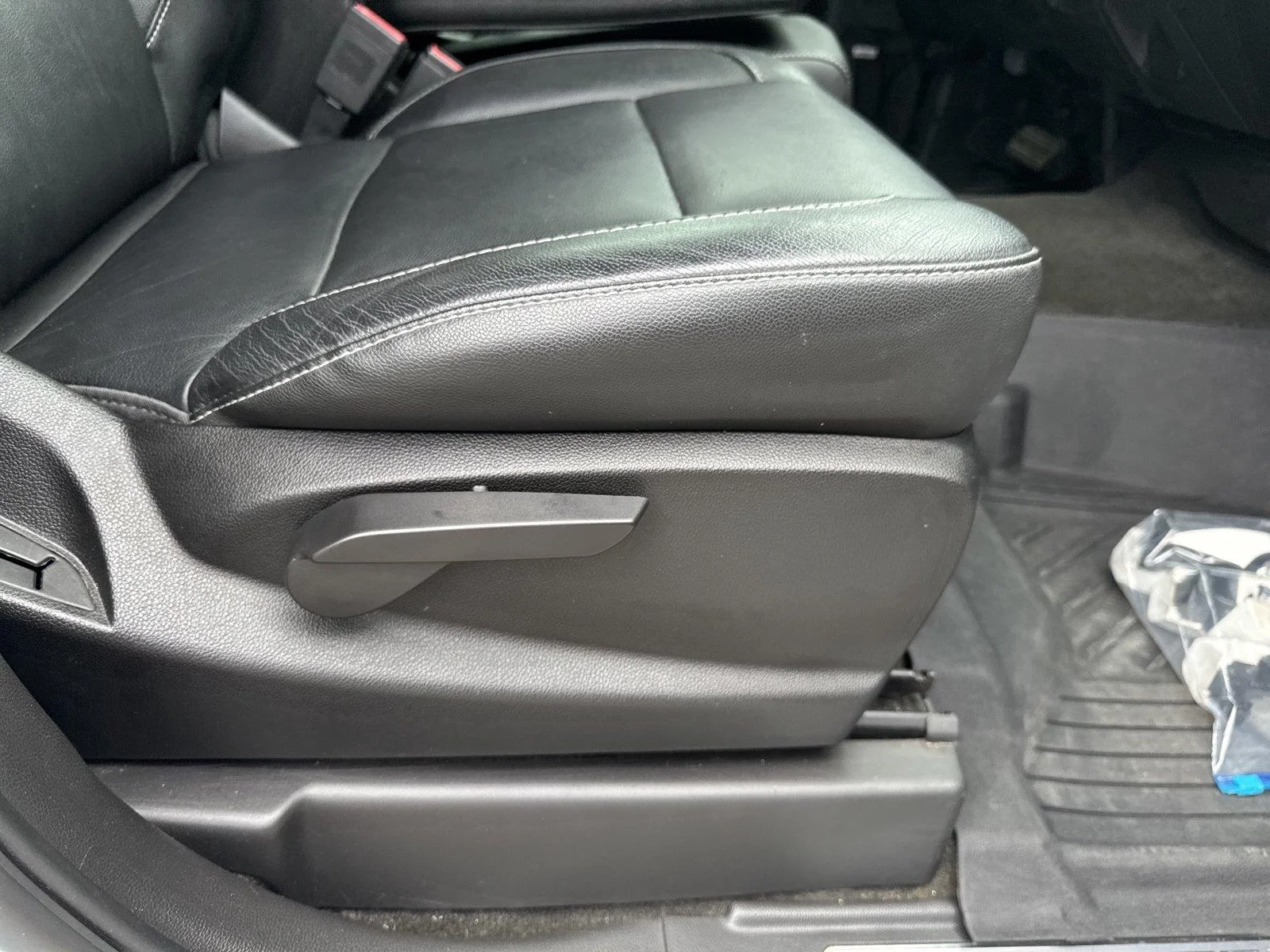Used 2018 SUMMIT WHITE Chevrolet LT image 35