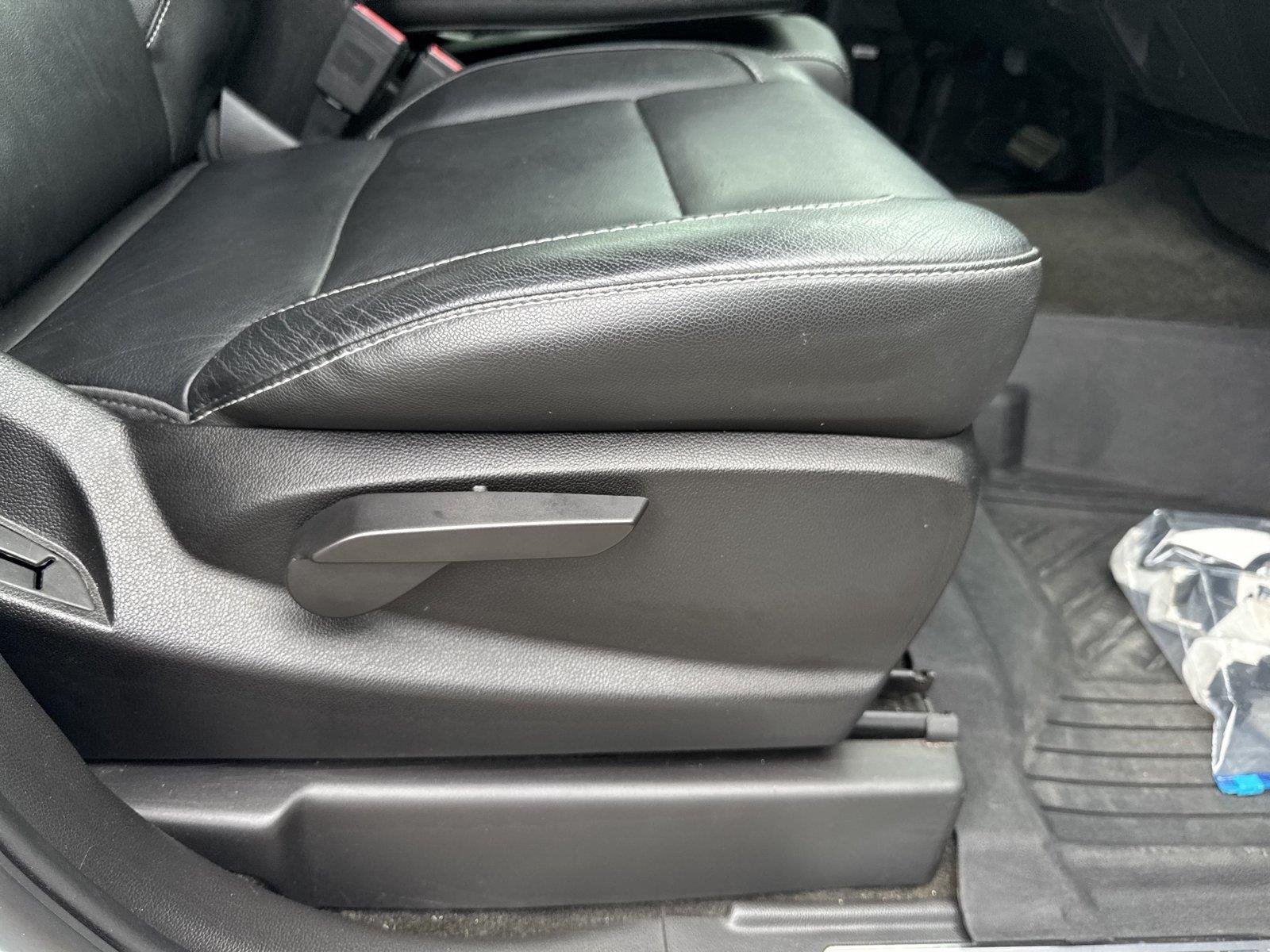 Used 2018 SUMMIT WHITE Chevrolet LT image 35