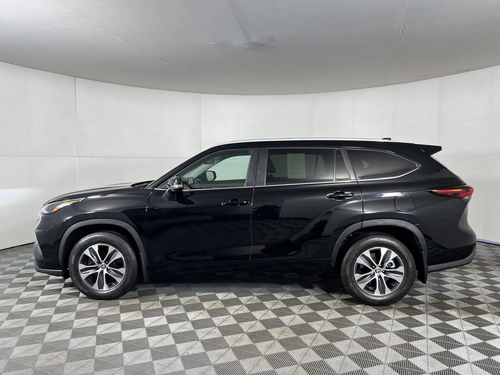Used 2024 Midnight Black Metallic Toyota XLE image 5